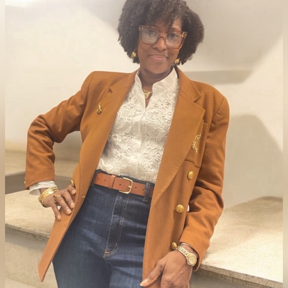 1-99 Classy Holiday Outfits $5 Starts - Picture 7 of 17